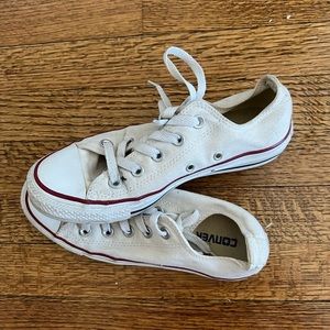 Women’s White Converse Size 6